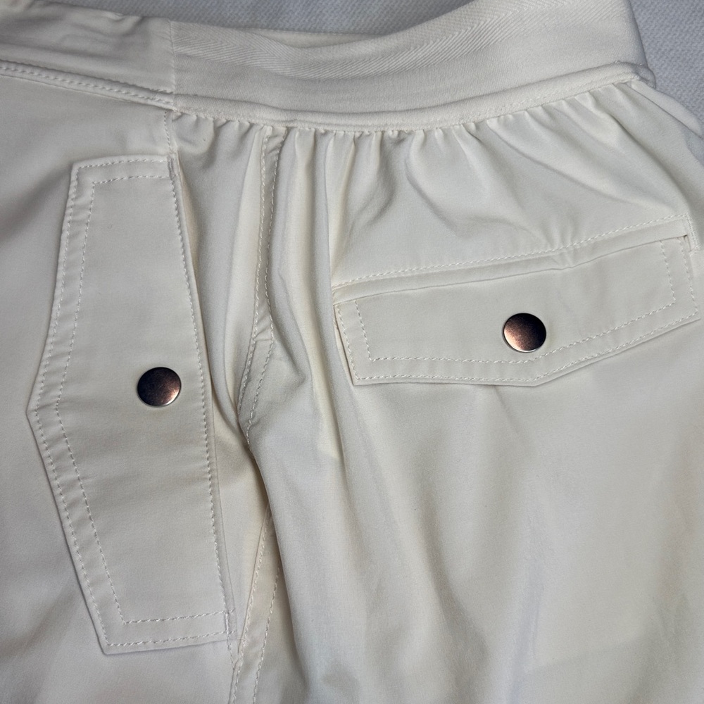 Athleta Vienna Ivory Cargo Skort Size 4 - Picture 13 of 13